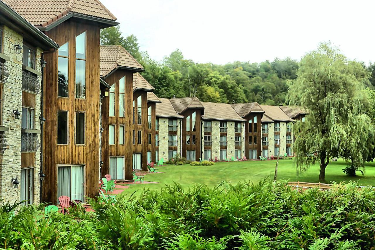 Hotel Et Centre De Villegiature Lac Carling Grenville-Sur-La-Rouge Exterior photo